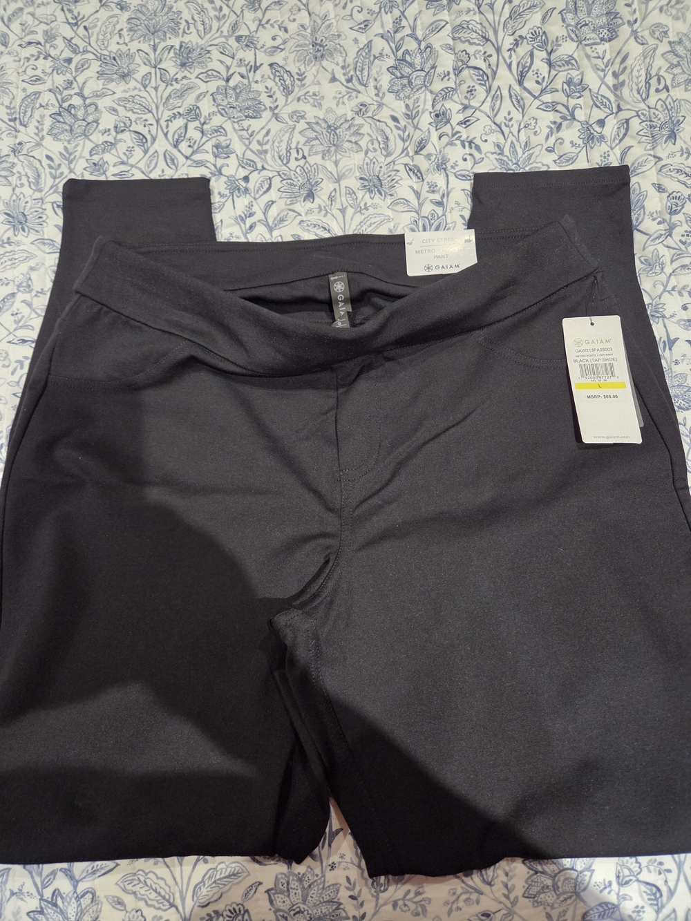 Gaiam Womans Black Leggings Pants NWT